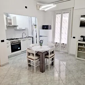 Fuori Dal Comune , Corsico Italia